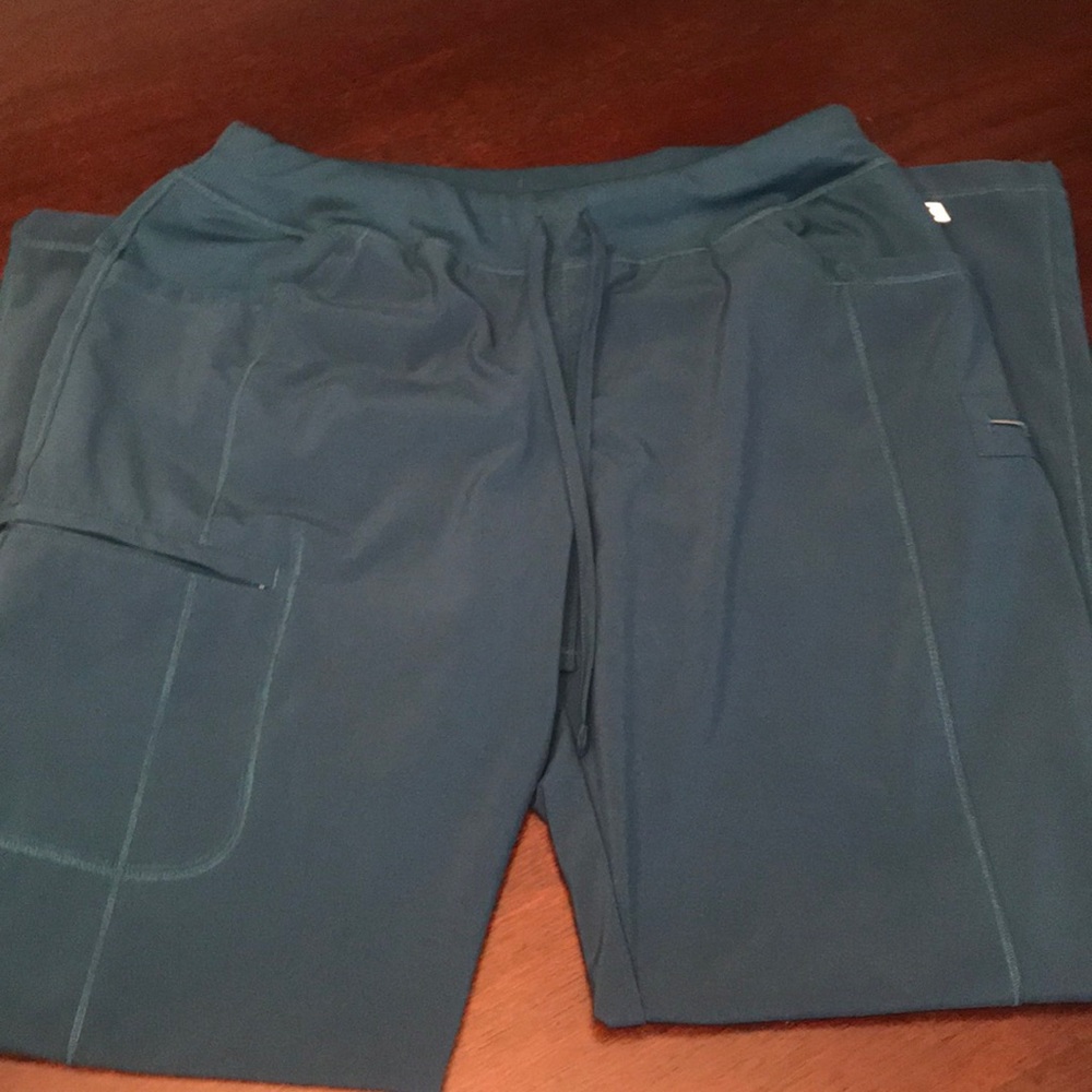 NWOT Cherokee Infinity Scrub Pants